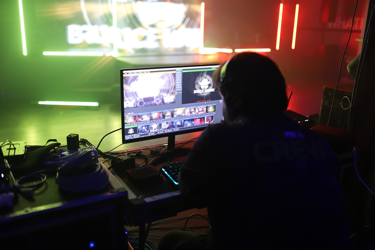 暴力打击技术支持辅助是否是唯一正确的解决办法？